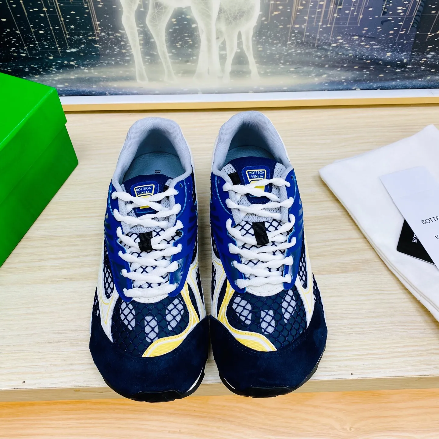 p620🐮🐮High-end version, the original 1:1 couple style new model is on the shelves🔥BV Orbit sneakers Wang Yibo's same style couple's Dad Runner sneakers, made of lightweight technical mesh fabric. Features a geometric patterned rubber outsole. The outsole is made of color-blocked TPU outsole. Size: women’s shoes 35-40, men’s shoes 39-45.
